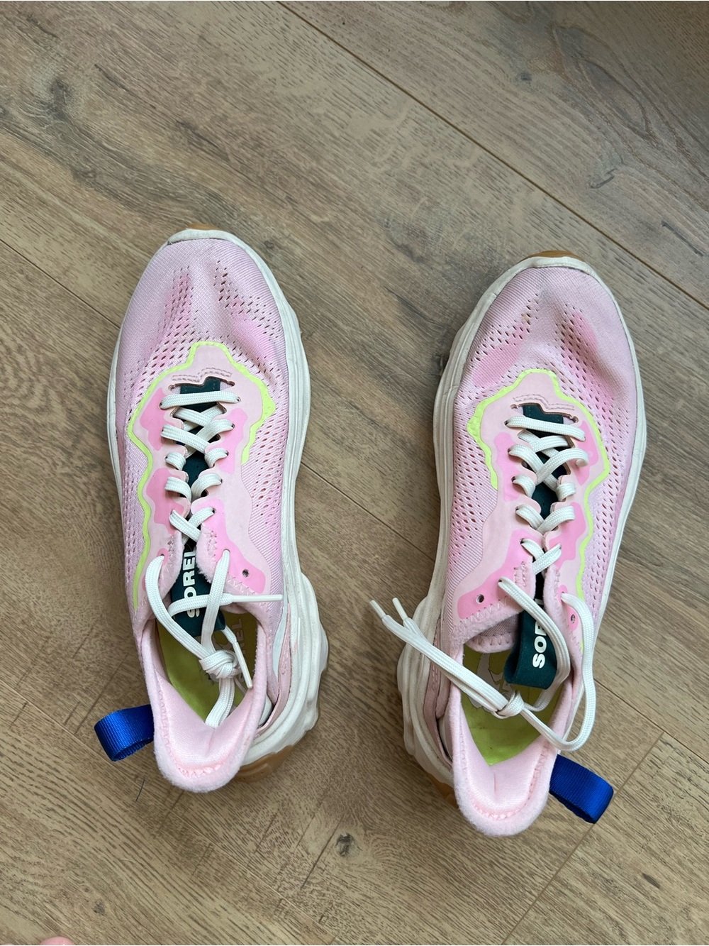 Women’s Sorel Kinetic breakthrough sneakers in pink size 6.5